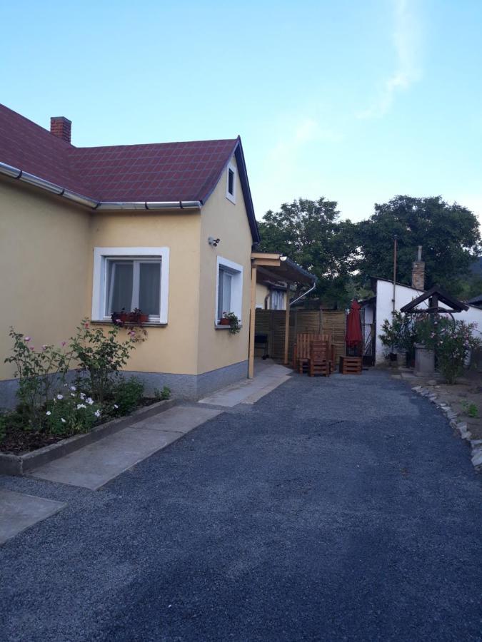 Kuckó Apartman Badacsonytördemic Exterior foto